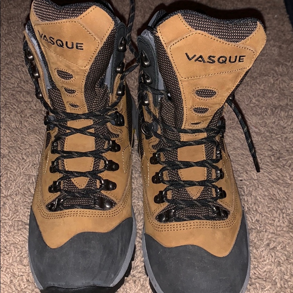 Boots - Picture 5 of 5